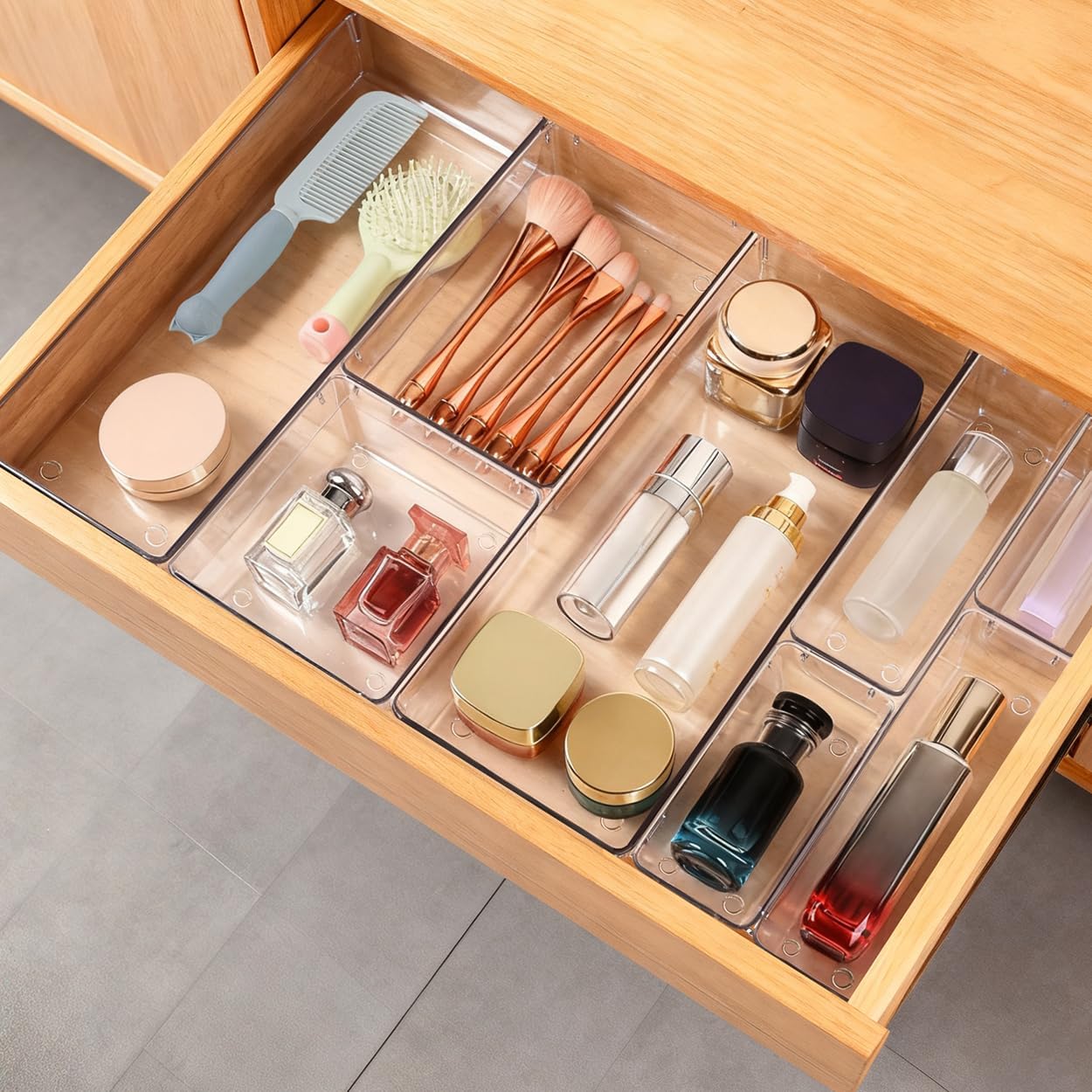26 PCS Large Clear Drawer Organizer Bins, 5Sizes Plastic Versatile Desk Drawer Organizer Trays with Non-Slip Silicone Pads, Storage Bins for Makeup, Jewelries, Bedroom，Kitchen Utensils and Office